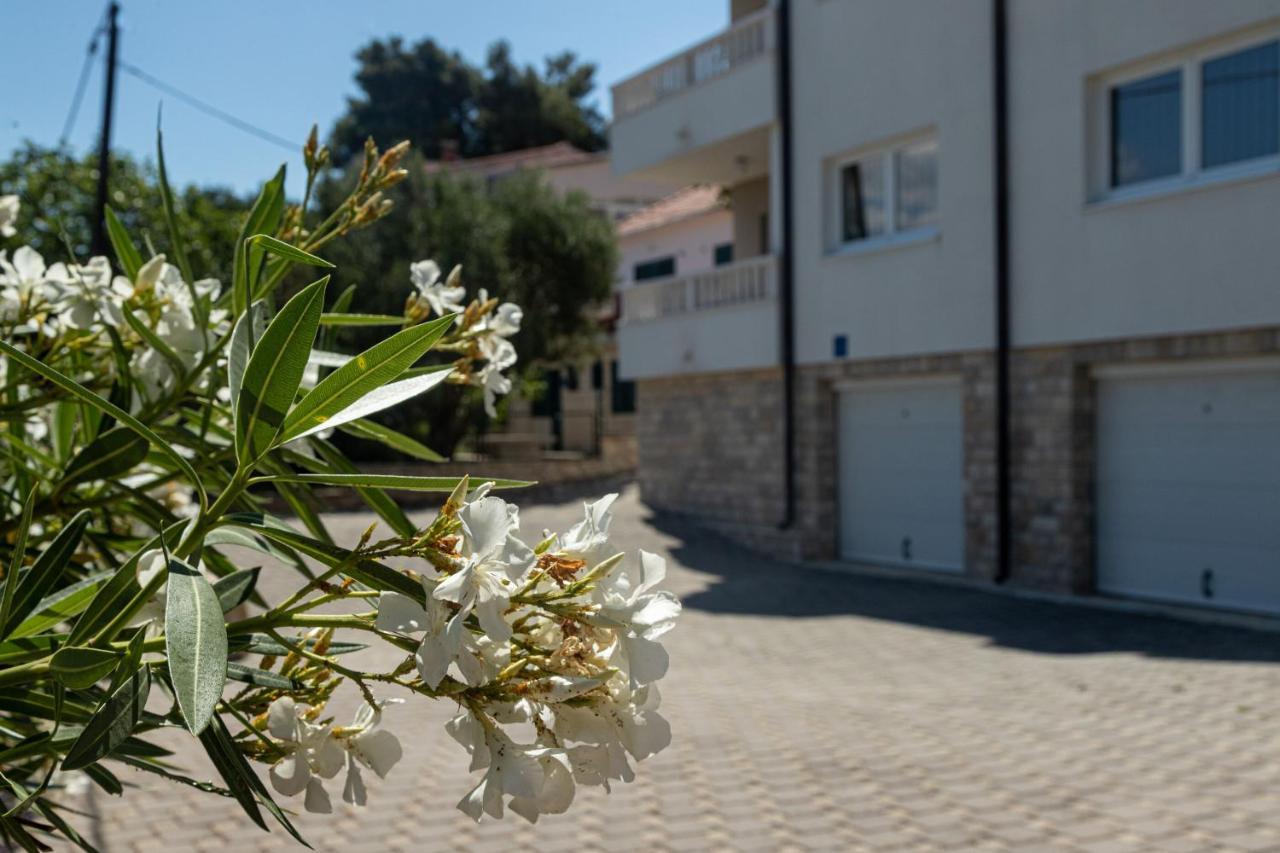 Apartments Janja Trogir Exterior foto